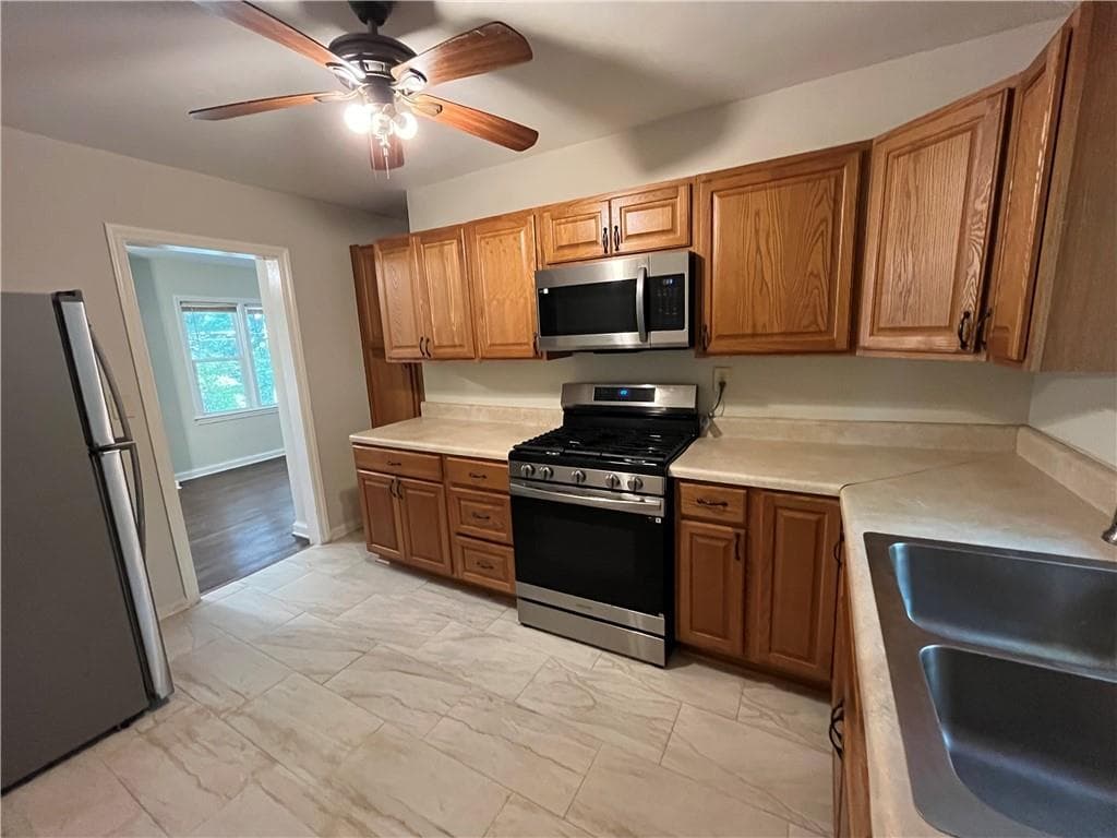 3 bedroom, 1 bathroom, 925 sq ft single family residence for rent at 269 Florida Avenue, Atlanta, GA 30310 for $1,695 a month — photo 4