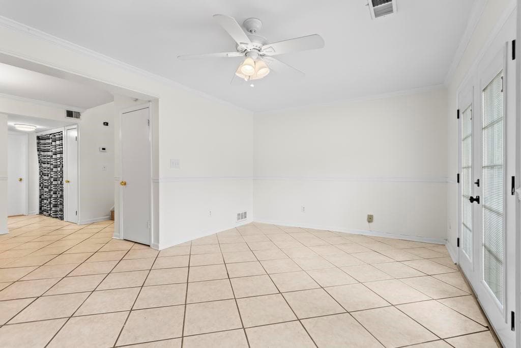 2 bedroom, 3 bathroom, 1,352 sq ft townhouse for sale at 1021 Riverbend Club Drive, Atlanta, GA 30339 — photo 9