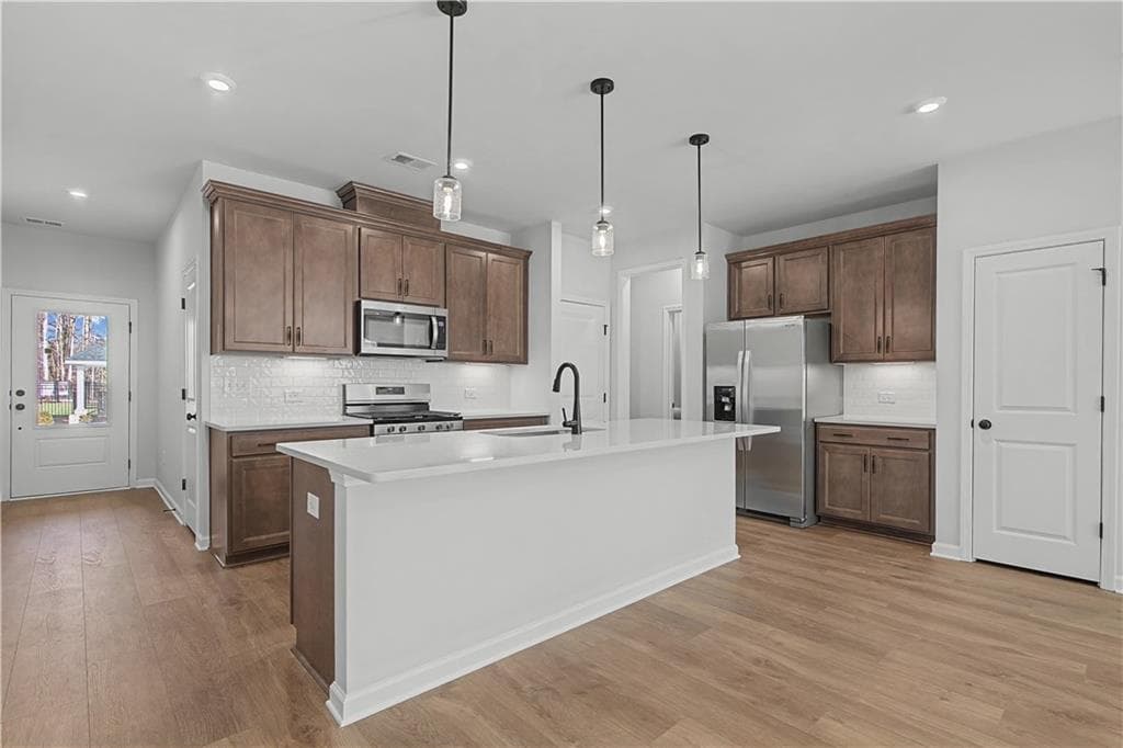 3 bedroom, 3 bathroom, 2,035 sq ft townhouse for sale at 5665 Tillman Way, Powder Springs, GA 30127 — photo 3