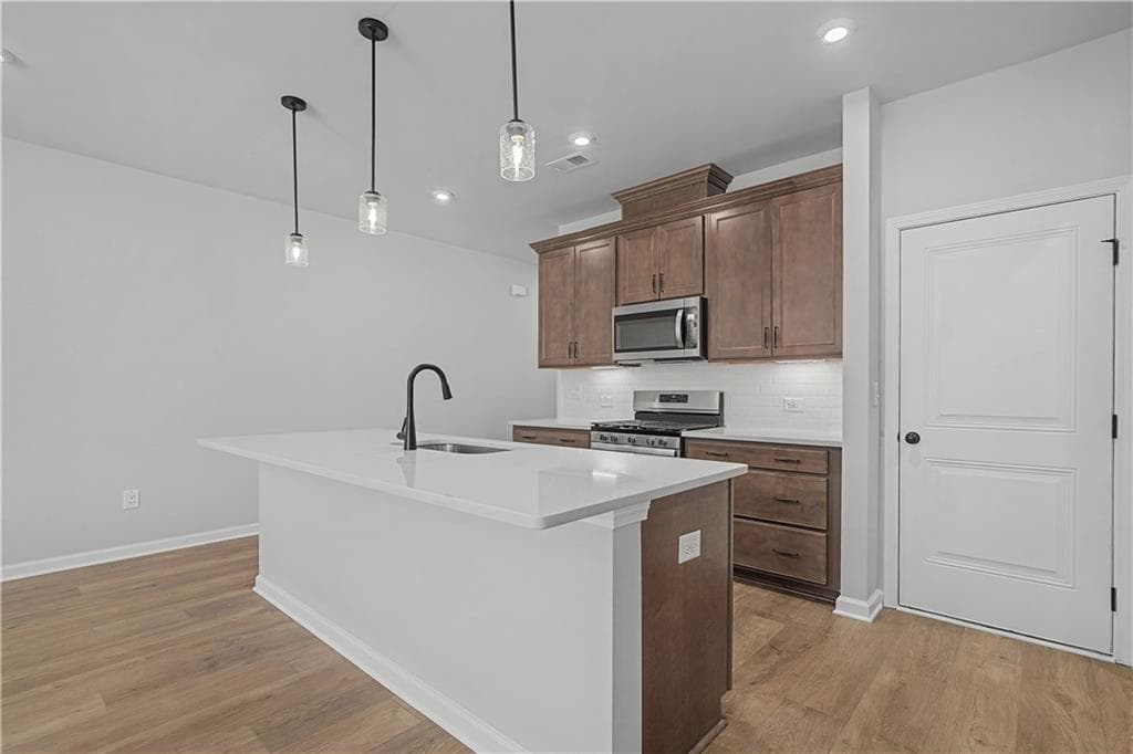 3 bedroom, 3 bathroom, 2,035 sq ft townhouse for sale at 5665 Tillman Way, Powder Springs, GA 30127 — photo 4