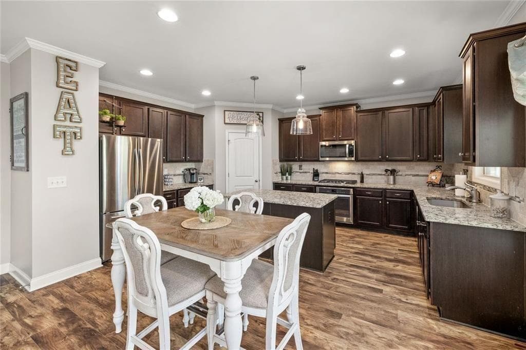 5 bedroom, 3 bathroom, 3,142 sq ft single family residence for sale at 6330 Oldham Court, Gainesville, GA 30506 — photo 2