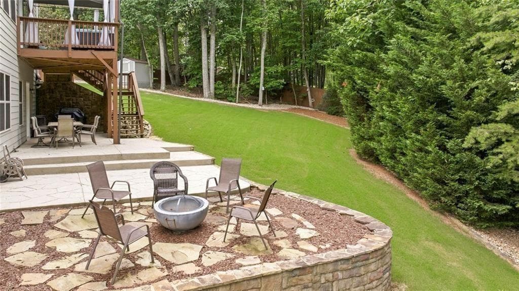 5 bedroom, 3 bathroom, 3,142 sq ft single family residence for sale at 6330 Oldham Court, Gainesville, GA 30506 — photo 4