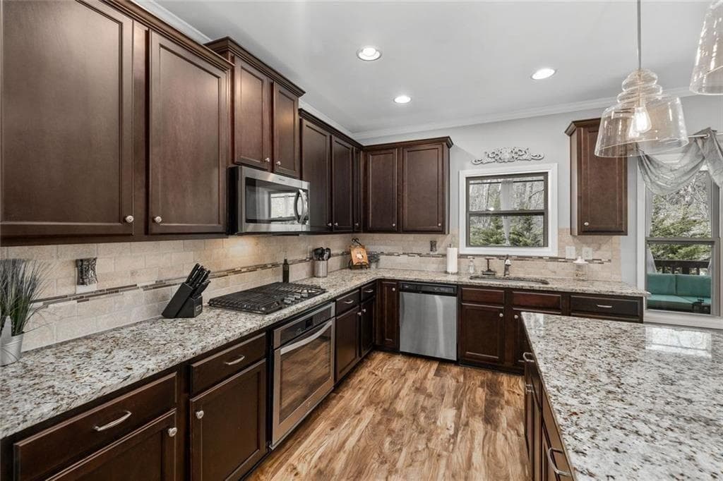 5 bedroom, 3 bathroom, 3,142 sq ft single family residence for sale at 6330 Oldham Court, Gainesville, GA 30506 — photo 8