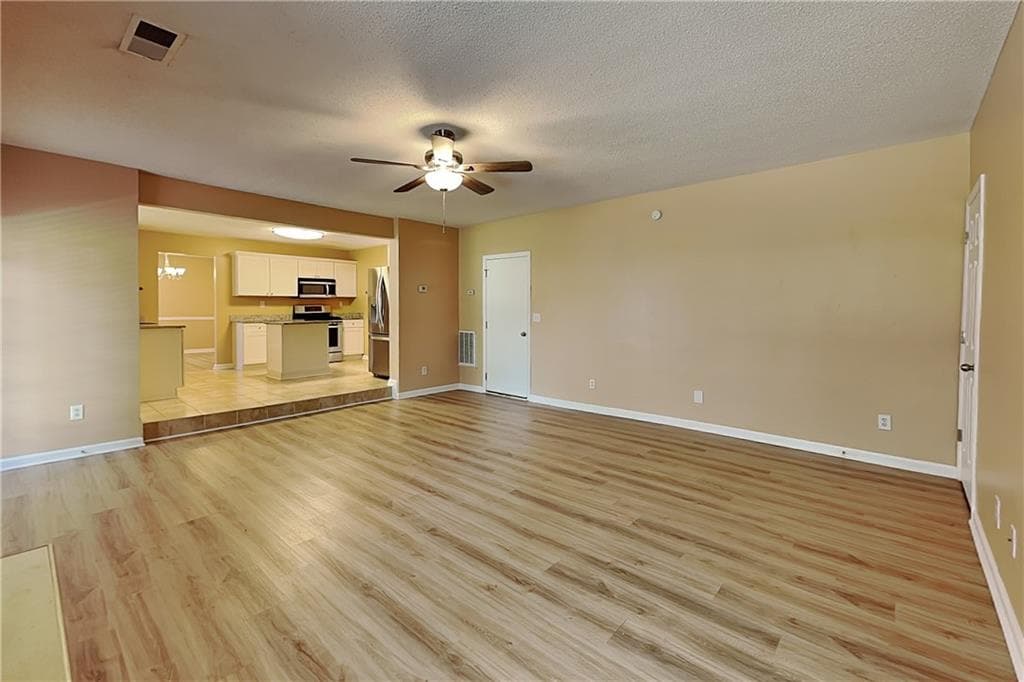 4 bedroom, 3 bathroom, 2,645 sq ft single family residence for rent at 35 Bermuda Court, Dallas, GA 30157 for $2,390 a month — photo 3