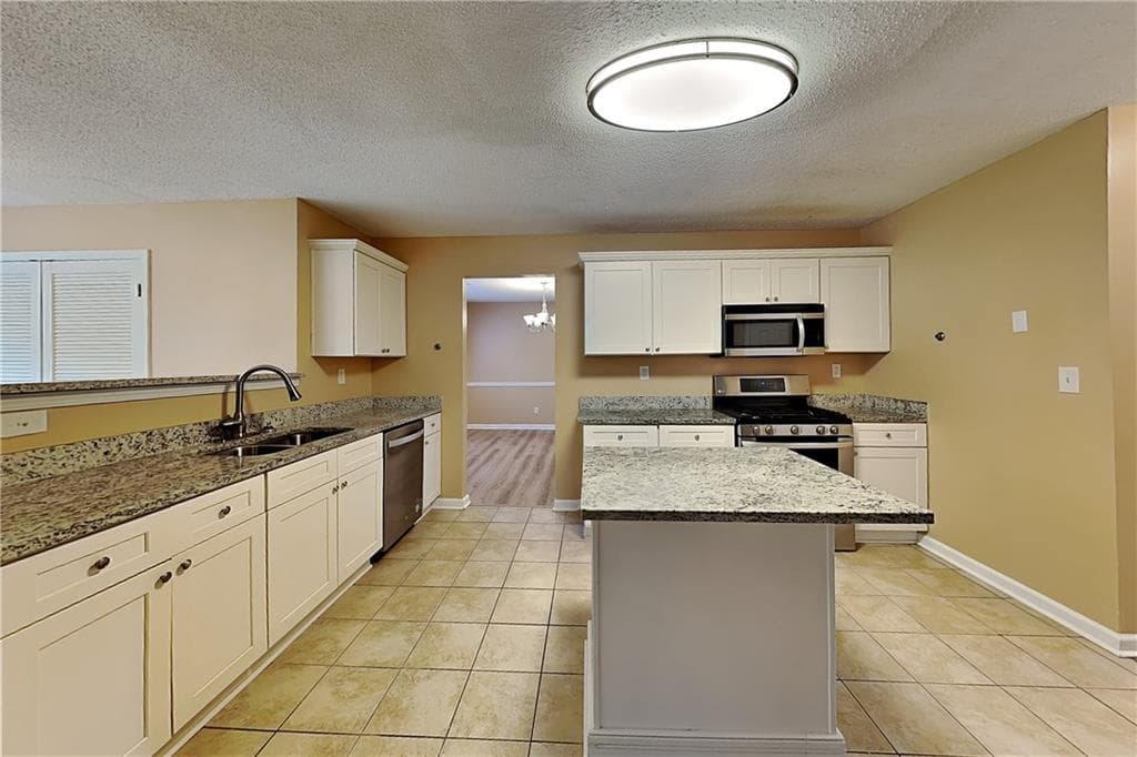 4 bedroom, 3 bathroom, 2,645 sq ft single family residence for rent at 35 Bermuda Court, Dallas, GA 30157 for $2,390 a month — photo 5