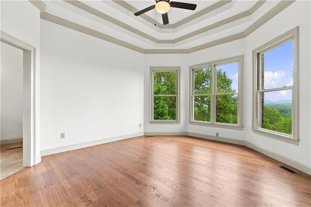 4 bedroom, 5 bathroom, 4,404 sq ft single family residence for sale at 100 Foxpaw Leaf Court, Ellijay, GA 30536 — photo 5