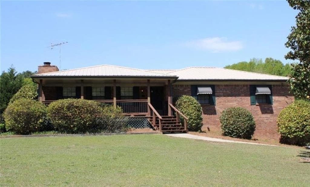 4 bedroom, 3 bathroom, 2,600 sq ft single family residence for rent at 426 Atlanta Highway, Loganville, GA 30052 for $2,600 a month
