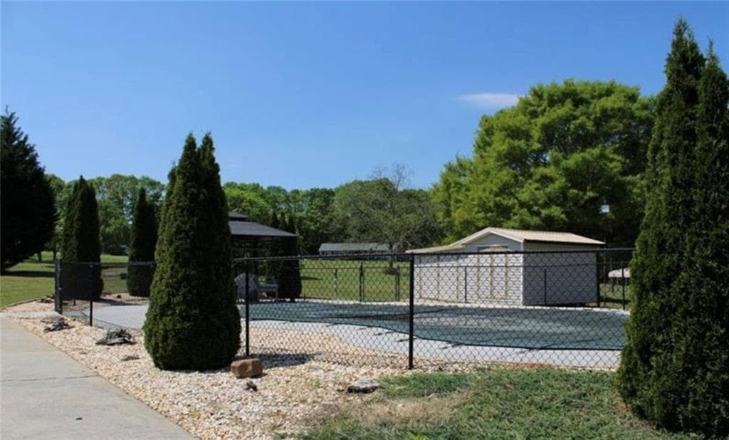 4 bedroom, 3 bathroom, 2,600 sq ft single family residence for rent at 426 Atlanta Highway, Loganville, GA 30052 for $2,600 a month — photo 4