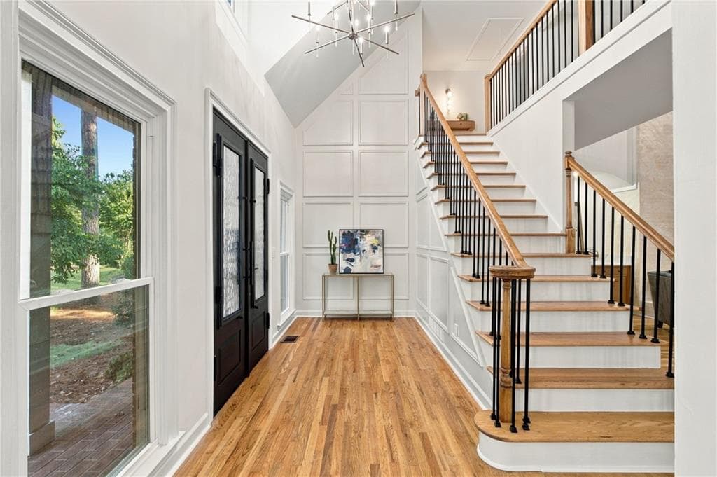 5 bedroom, 5 bathroom, 4,400 sq ft single family residence for sale at 6400 Bannerhorn Run, Alpharetta, GA 30005 — photo 4