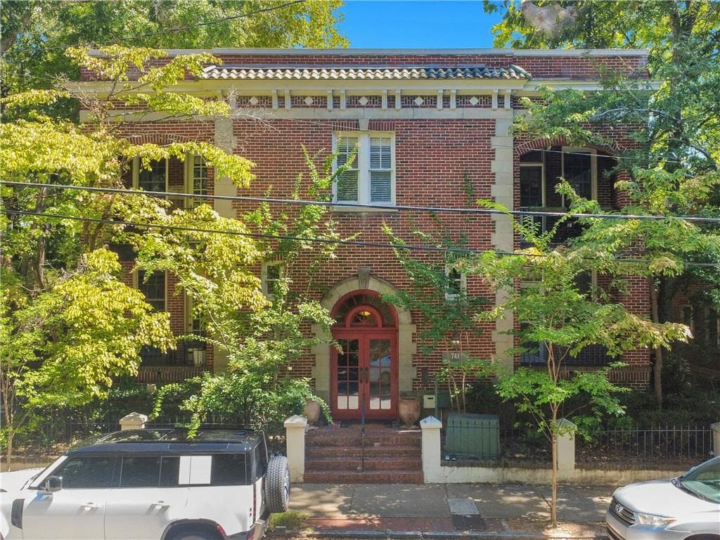 1 bedroom, 1 bathroom, 740 sq ft condominium for sale at 741 Frederica Street 1, Atlanta, GA 30306 — photo 1 of 41