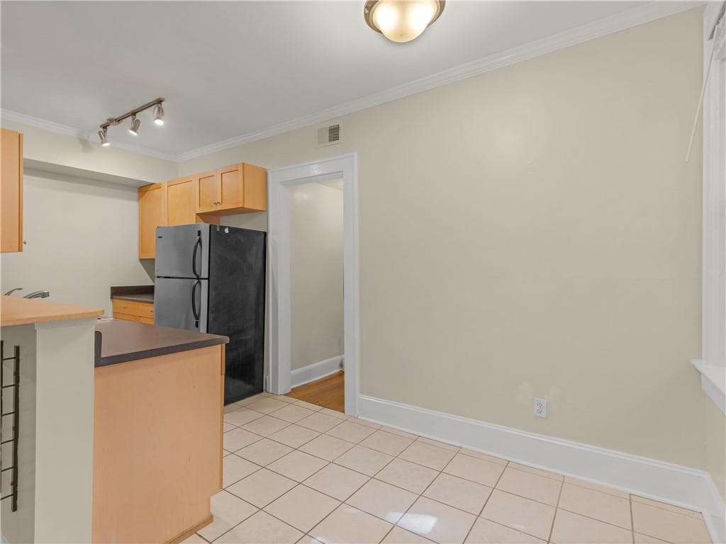 1 bedroom, 1 bathroom, 740 sq ft condominium for sale at 741 Frederica Street 1, Atlanta, GA 30306 — photo 6