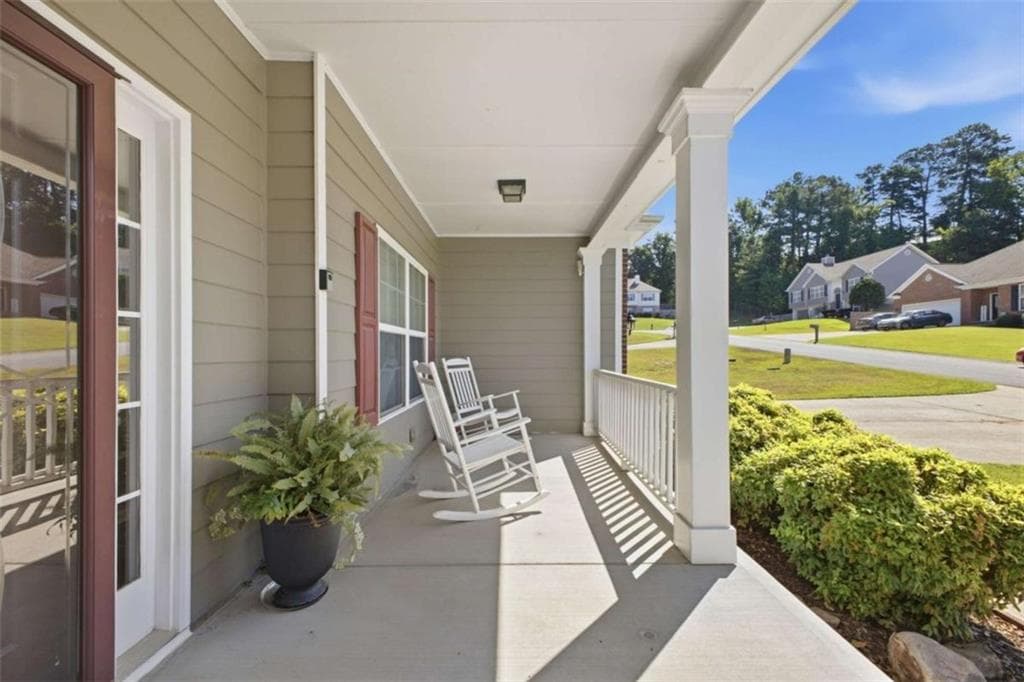 3 bedroom, 2 bathroom, 1,701 sq ft single family residence for sale at 33 Martha's Place, Cartersville, GA 30121 — photo 2