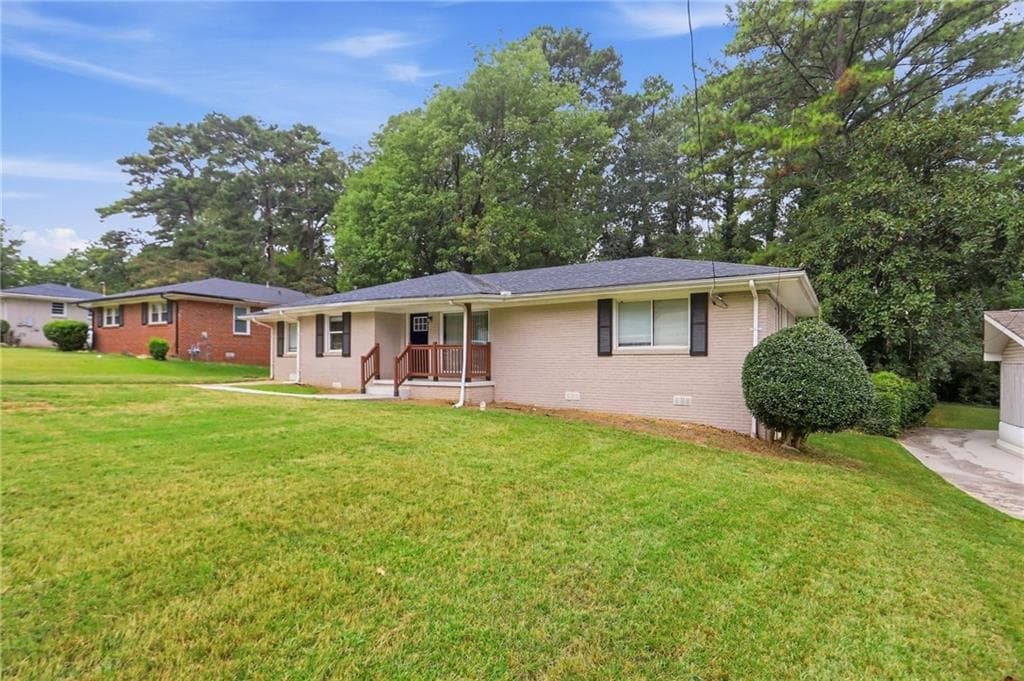 4 bedroom, 2 bathroom, 1,478 sq ft single family residence for sale at 2434 Shamrock Drive, Decatur, GA 30032 — photo 3
