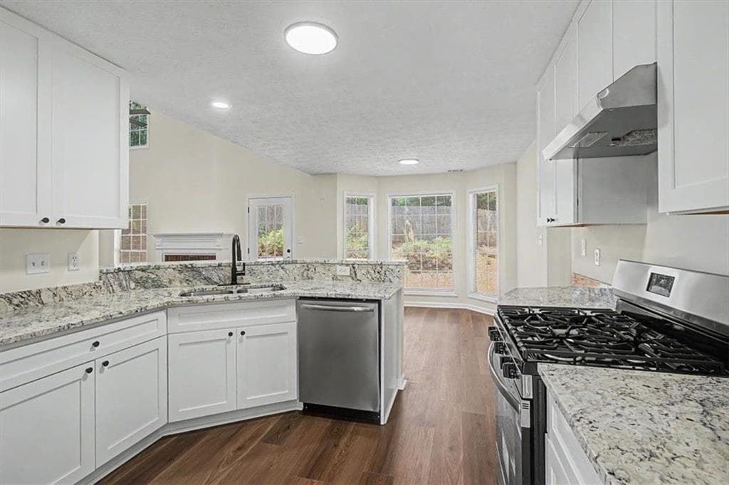 4 bedroom, 3 bathroom, 2,473 sq ft single family residence for sale at 3709 Auldyn Drive, Austell, GA 30106 — photo 8