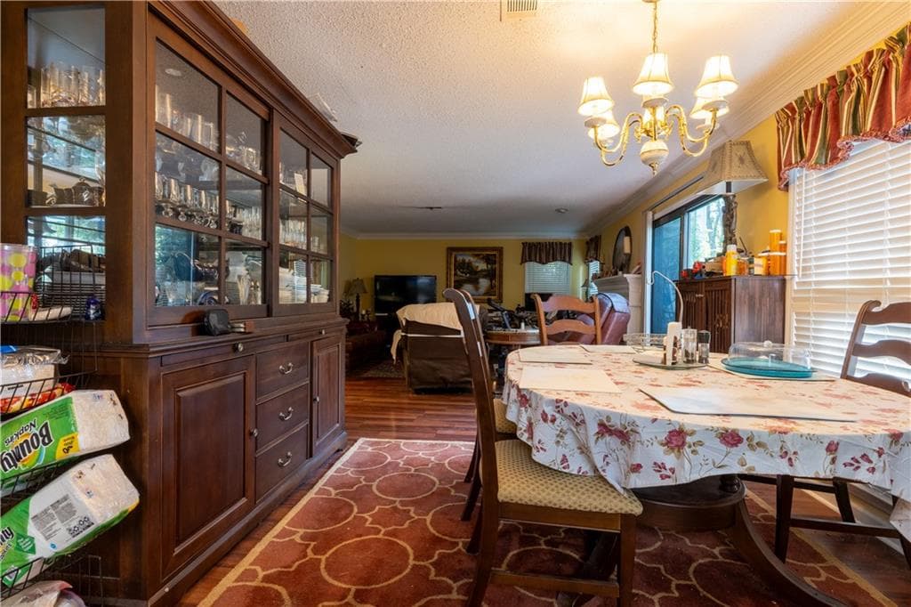 5 bedroom, 4 bathroom, 4,804 sq ft single family residence for sale at 5030 Forest Run Trace, Johns Creek, GA 30022 — photo 9