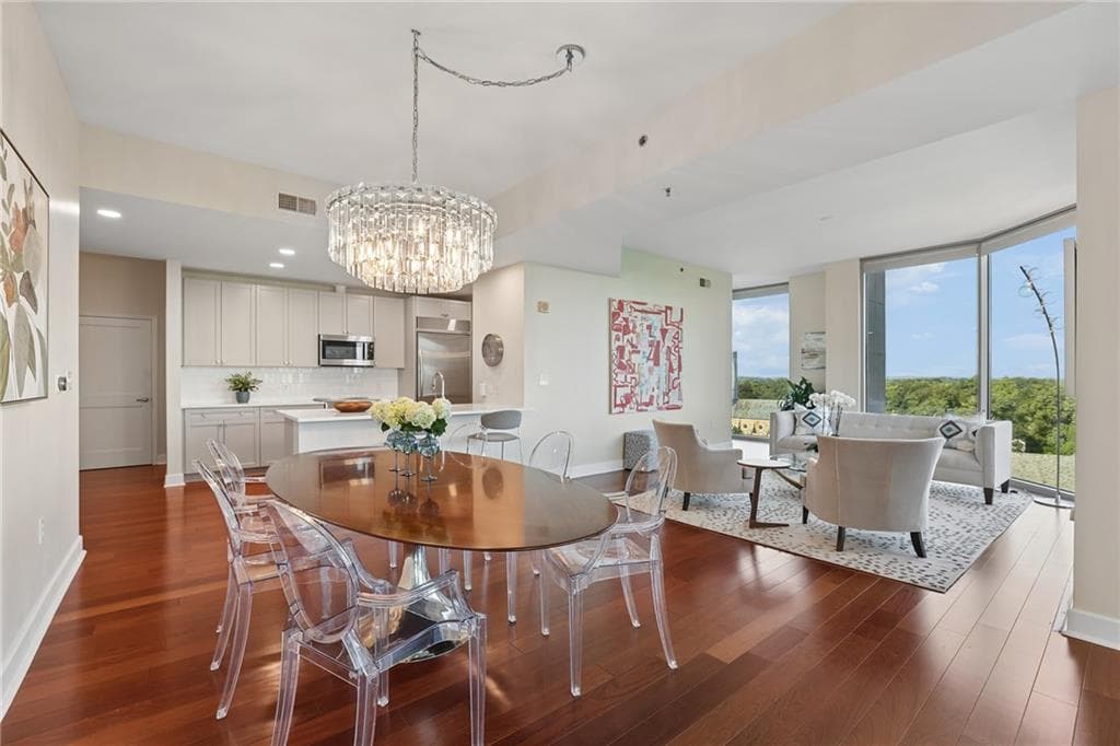 2 bedroom, 3 bathroom, 1,680 sq ft condominium for sale at 2795 Peachtree Road 1001, Atlanta, GA 30305 — photo 3