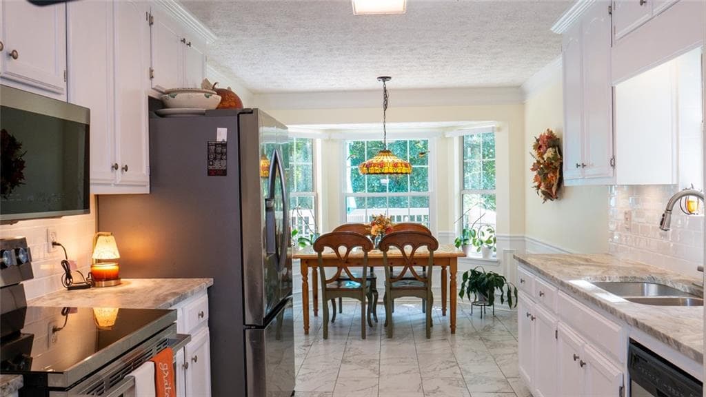 4 bedroom, 3 bathroom, 2,151 sq ft single family residence for sale at 3257 Camens Way, Buford, GA 30519 — photo 4