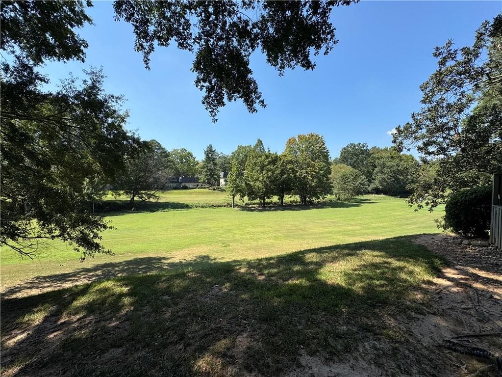 2 bedroom, 2 bathroom, 1,093 sq ft condominium for sale at 135 Elysian Way, Atlanta, GA 30327
