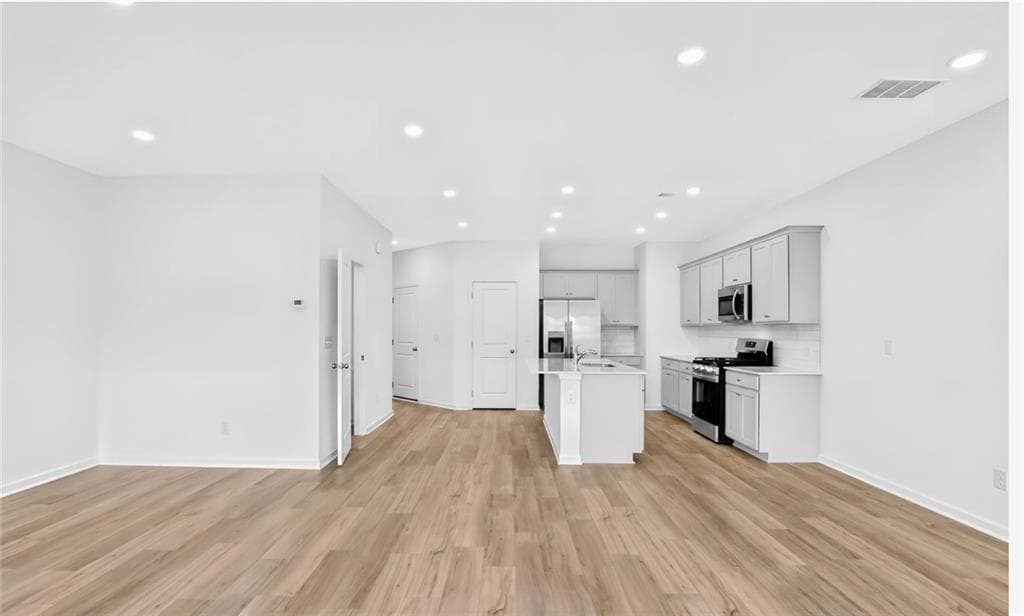 3 bedroom, 3 bathroom, 1,831 sq ft townhouse under contract at 3041 Humdala Place 137, Buford, GA 30519 — photo 6
