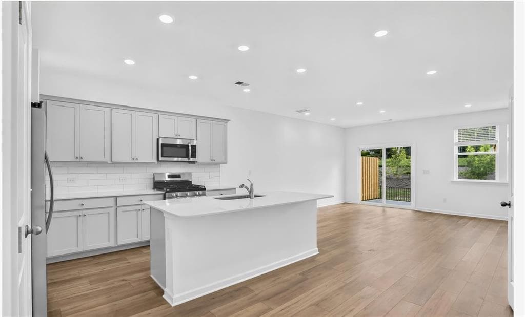 3 bedroom, 3 bathroom, 1,831 sq ft townhouse under contract at 3041 Humdala Place 137, Buford, GA 30519 — photo 7
