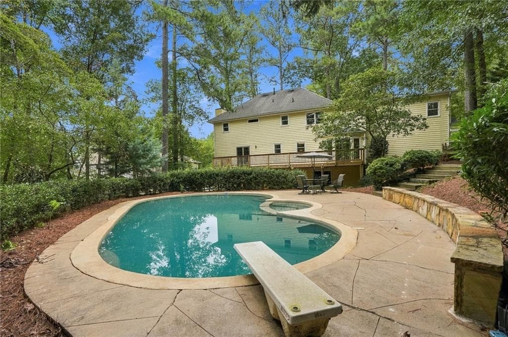 4 bedroom, 3 bathroom, 3,040 sq ft single family residence for sale at 2955 Ascot Lane, Roswell, GA 30076 — photo 2