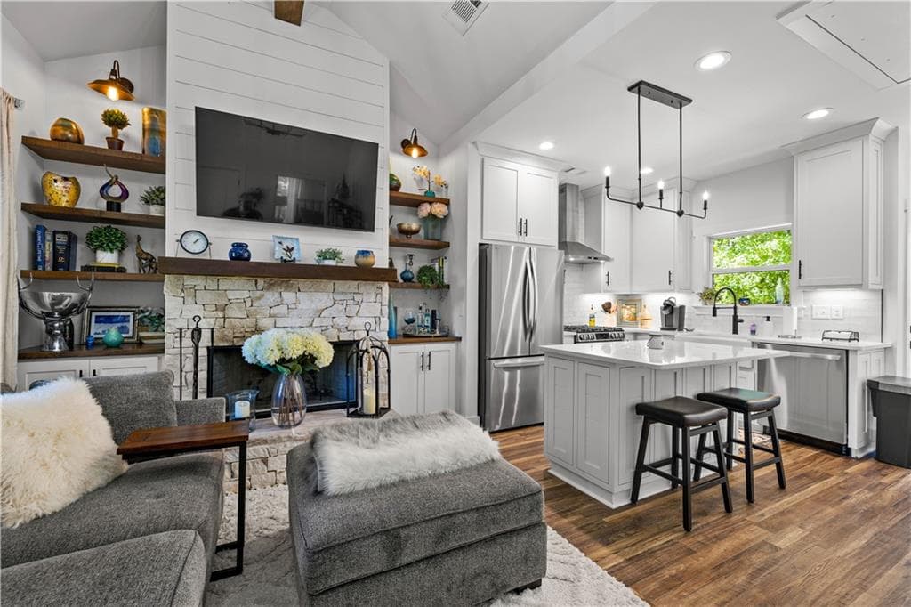 5 bedroom, 7 bathroom, 3,095 sq ft single family residence for sale at 380 Day Street, Molena, GA 30258 — photo 3