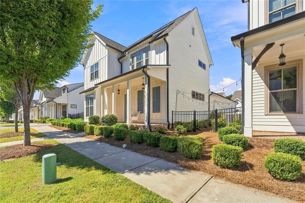 4 bedroom, 4 bathroom, 2,805 sq ft single family residence for sale at 1043 Harvest Park Lane, Suwanee, GA 30024 — photo 5