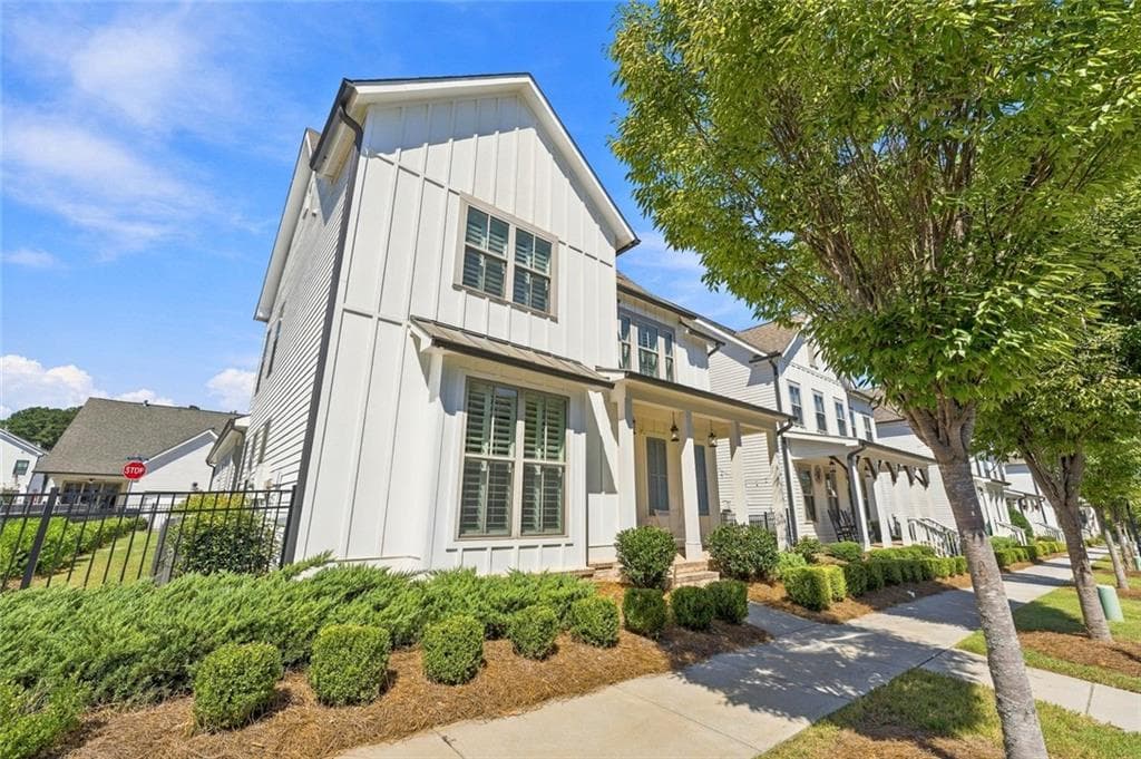 4 bedroom, 4 bathroom, 2,805 sq ft single family residence for sale at 1043 Harvest Park Lane, Suwanee, GA 30024 — photo 7