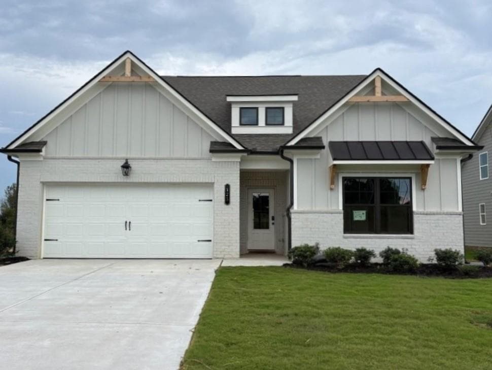 3 bedroom, 3 bathroom, 2,450 sq ft single family residence for sale at 123 Garland Gable Drive, Cartersville, GA 30120