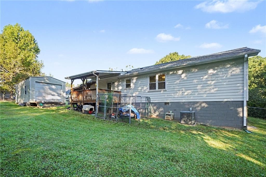 2 bedroom, 2 bathroom, 1,377 sq ft single family residence under contract at 1204 Ridgecrest Drive, Winder, GA 30680 — photo 5