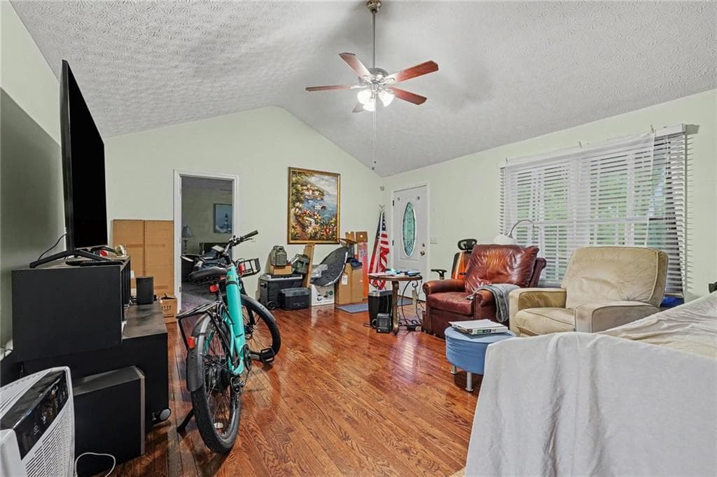 2 bedroom, 2 bathroom, 1,377 sq ft single family residence under contract at 1204 Ridgecrest Drive, Winder, GA 30680 — photo 7