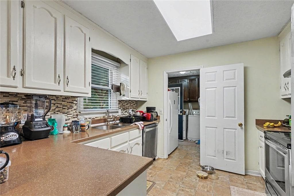 2 bedroom, 2 bathroom, 1,377 sq ft single family residence under contract at 1204 Ridgecrest Drive, Winder, GA 30680 — photo 10