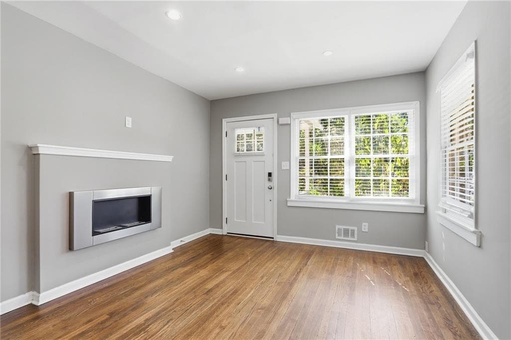 3 bedroom, 2 bathroom, 1,123 sq ft single family residence for sale at 3450 Glenwood Road, Decatur, GA 30032 — photo 4