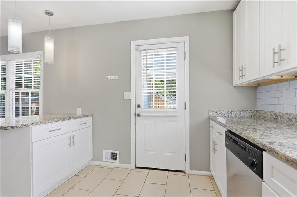 3 bedroom, 2 bathroom, 1,123 sq ft single family residence for sale at 3450 Glenwood Road, Decatur, GA 30032 — photo 8