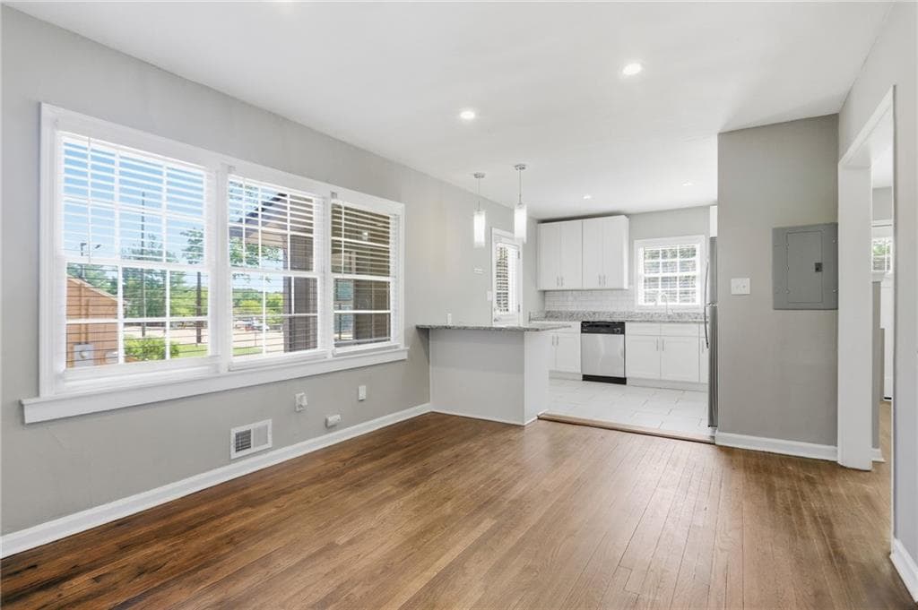 3 bedroom, 2 bathroom, 1,123 sq ft single family residence for sale at 3450 Glenwood Road, Decatur, GA 30032 — photo 9