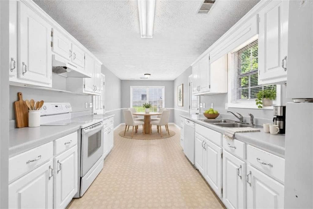 4 bedroom, 3 bathroom, 2,392 sq ft single family residence for sale at 65 Hillock Court, Covington, GA 30016 — photo 9