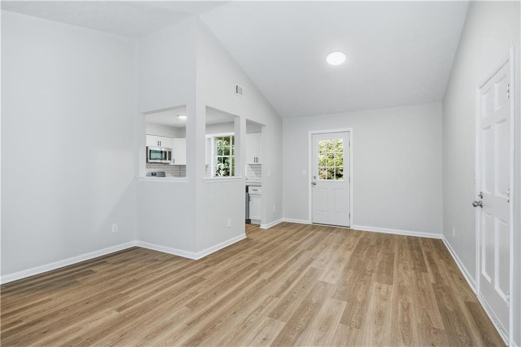 3 bedroom, 3 bathroom, 1,706 sq ft single family residence for sale at 3910 Dalhouise Lane, Decatur, GA 30034 — photo 7