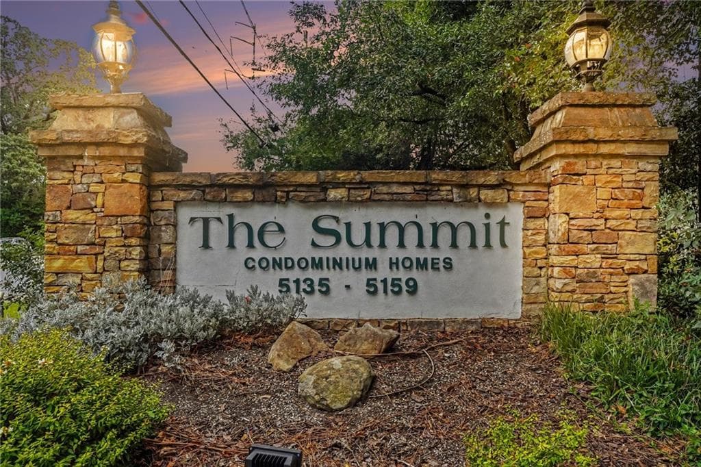 1 bedroom, 1 bathroom, 748 sq ft condominium for sale at 5157 Roswell Road 8, Sandy Springs, GA 30342