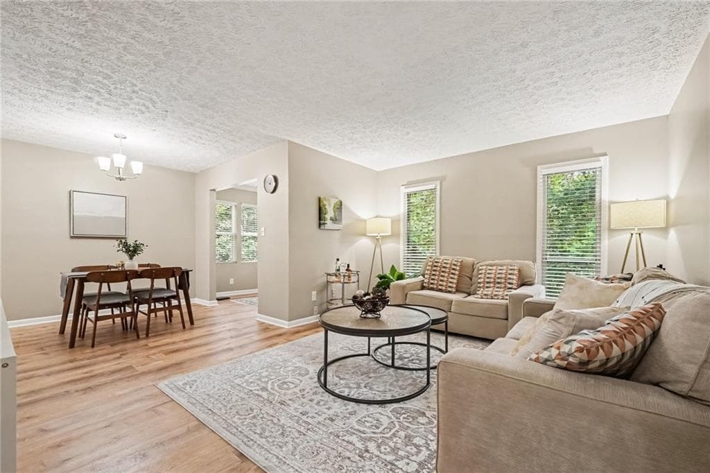 1 bedroom, 1 bathroom, 748 sq ft condominium for sale at 5157 Roswell Road 8, Sandy Springs, GA 30342 — photo 5