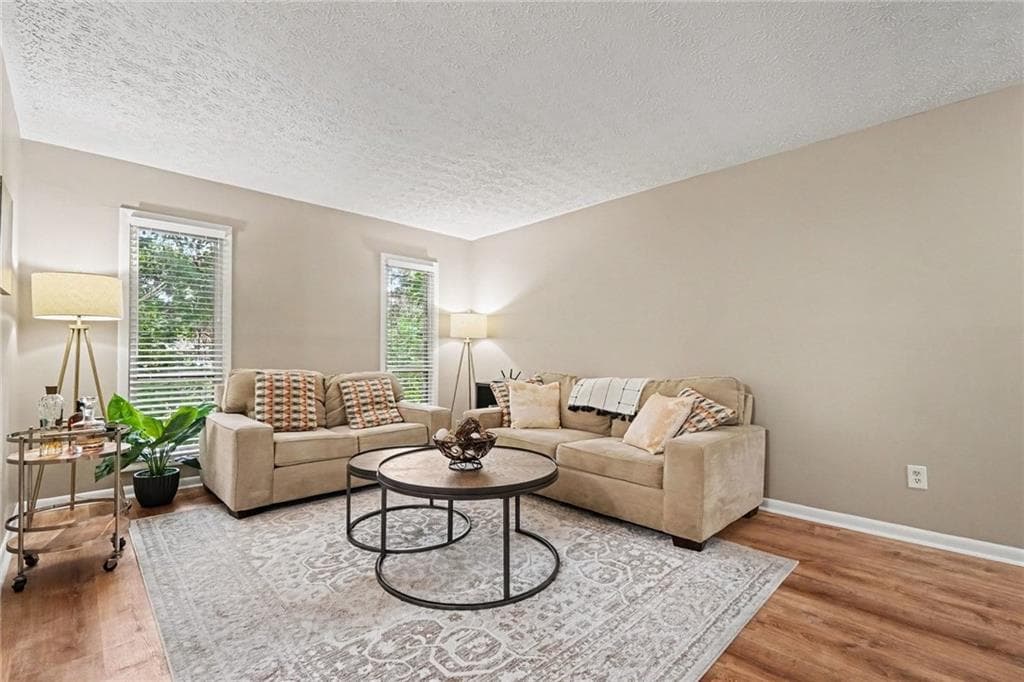 1 bedroom, 1 bathroom, 748 sq ft condominium for sale at 5157 Roswell Road 8, Sandy Springs, GA 30342 — photo 6