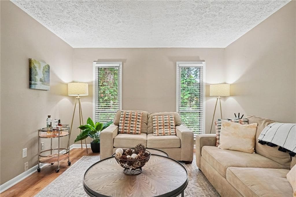 1 bedroom, 1 bathroom, 748 sq ft condominium for sale at 5157 Roswell Road 8, Sandy Springs, GA 30342 — photo 7