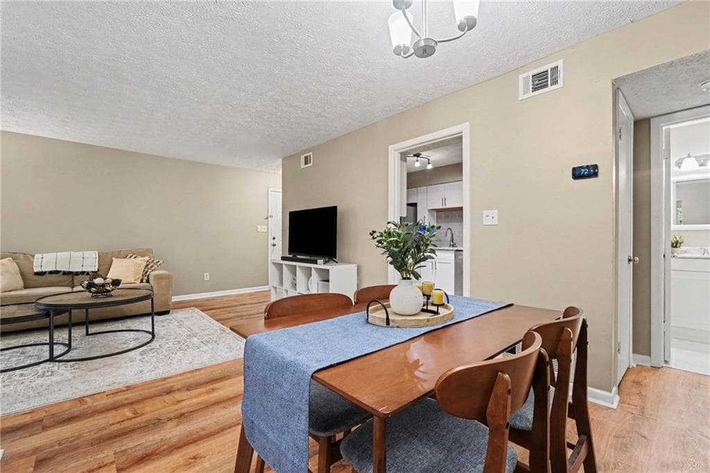 1 bedroom, 1 bathroom, 748 sq ft condominium for sale at 5157 Roswell Road 8, Sandy Springs, GA 30342 — photo 9