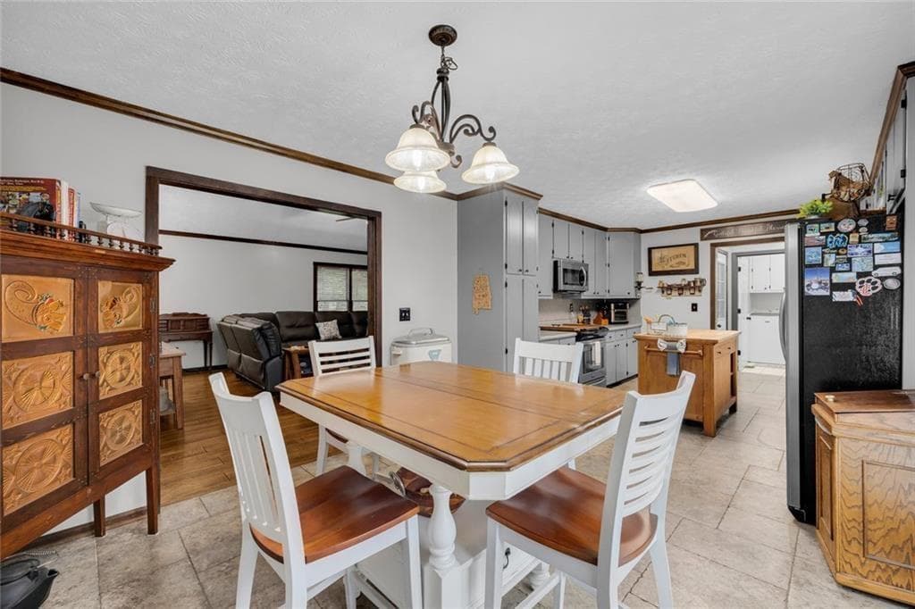 3 bedroom, 2 bathroom, 2,666 sq ft single family residence for sale at 532 Bill Watkins Road, Hoschton, GA 30548 — photo 3