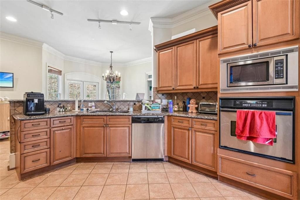 5 bedroom, 4 bathroom, 4,800 sq ft single family residence for sale at 3230 Sweetwater Drive, Cumming, GA 30041 — photo 8