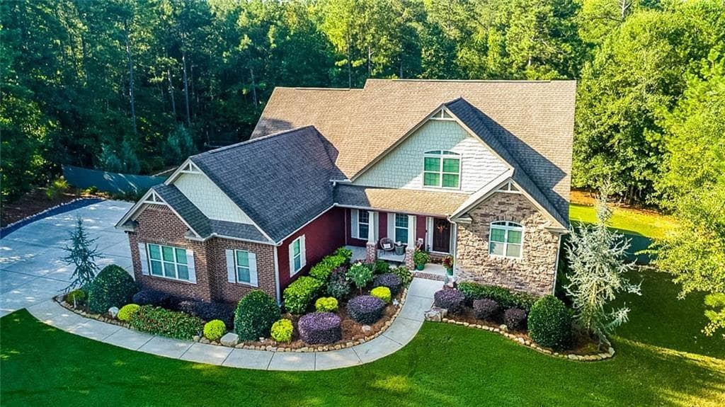7 bedroom, 6 bathroom, 5,042 sq ft single family residence for sale at 209 Thyme Leaf Way, Locust Grove, GA 30248 — photo 2