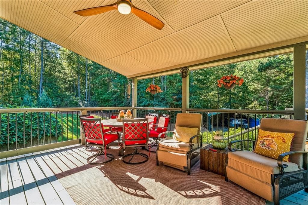 7 bedroom, 6 bathroom, 5,042 sq ft single family residence for sale at 209 Thyme Leaf Way, Locust Grove, GA 30248 — photo 4