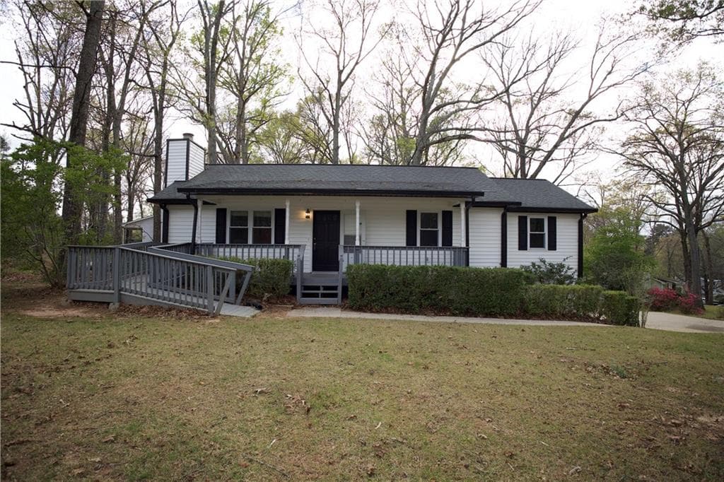 3 bedroom, 3 bathroom, 2,404 sq ft single family residence under contract at 2955 Flowers Drive, Douglasville, GA 30135