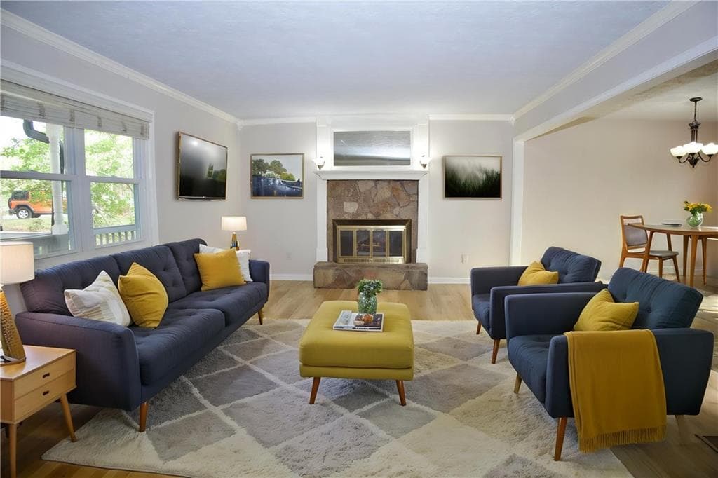 3 bedroom, 3 bathroom, 2,404 sq ft single family residence under contract at 2955 Flowers Drive, Douglasville, GA 30135 — photo 3