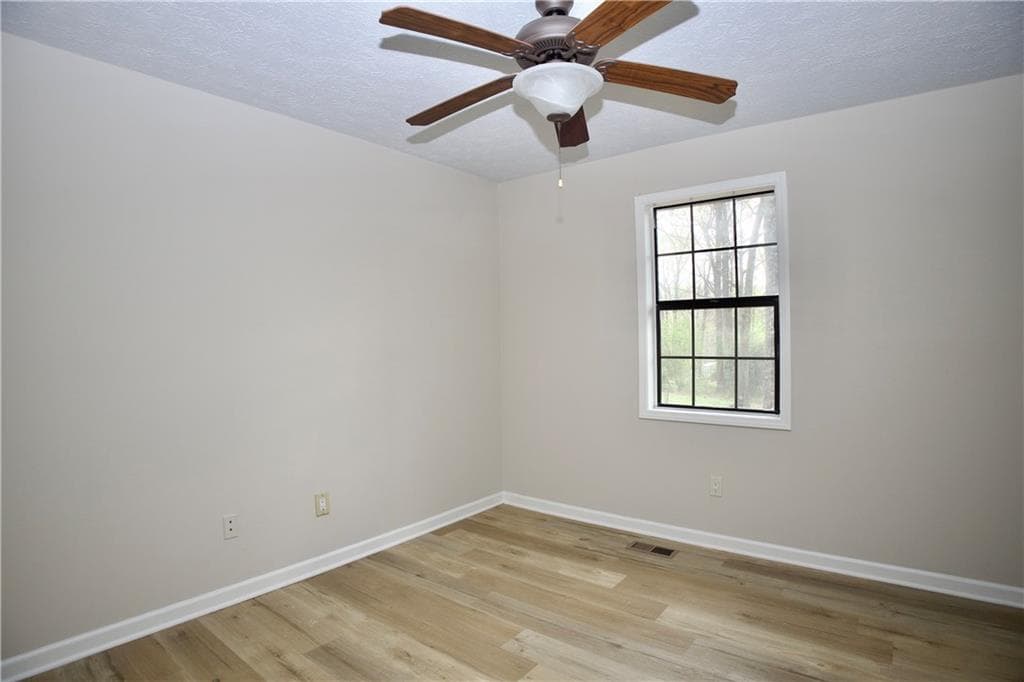 3 bedroom, 3 bathroom, 2,404 sq ft single family residence under contract at 2955 Flowers Drive, Douglasville, GA 30135 — photo 7