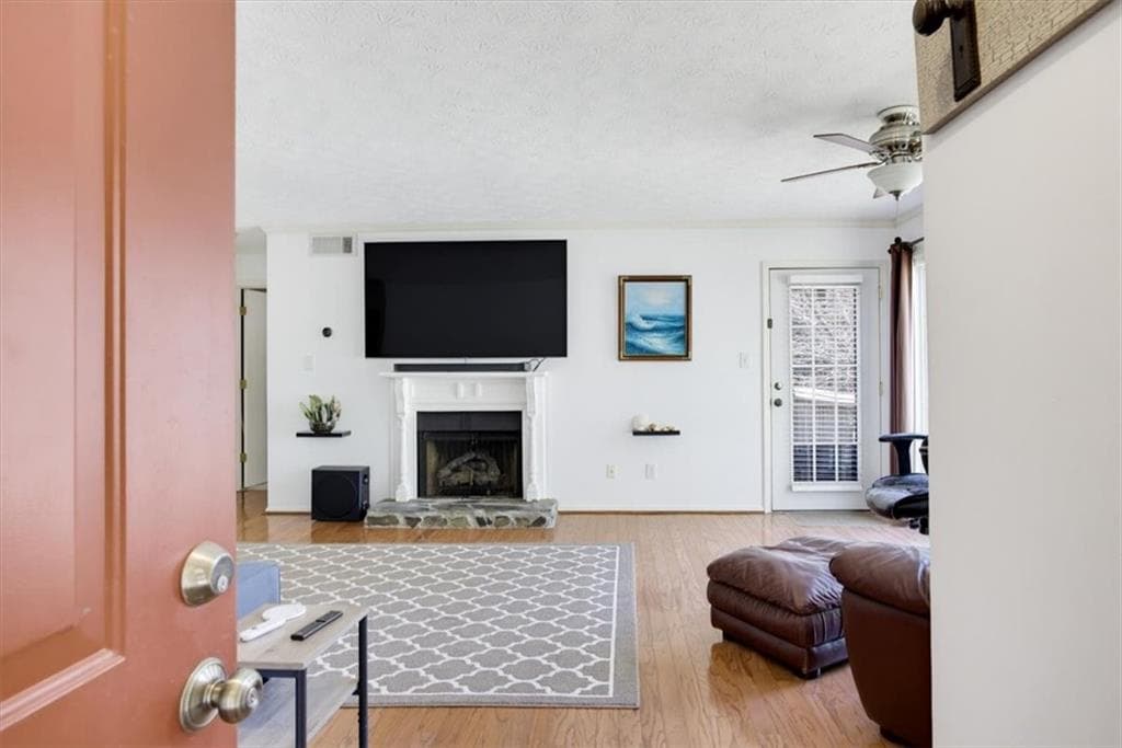 2 bedroom, 2 bathroom, 1,150 sq ft condominium for sale at 704 Country Park Drive, Smyrna, GA 30080 — photo 5